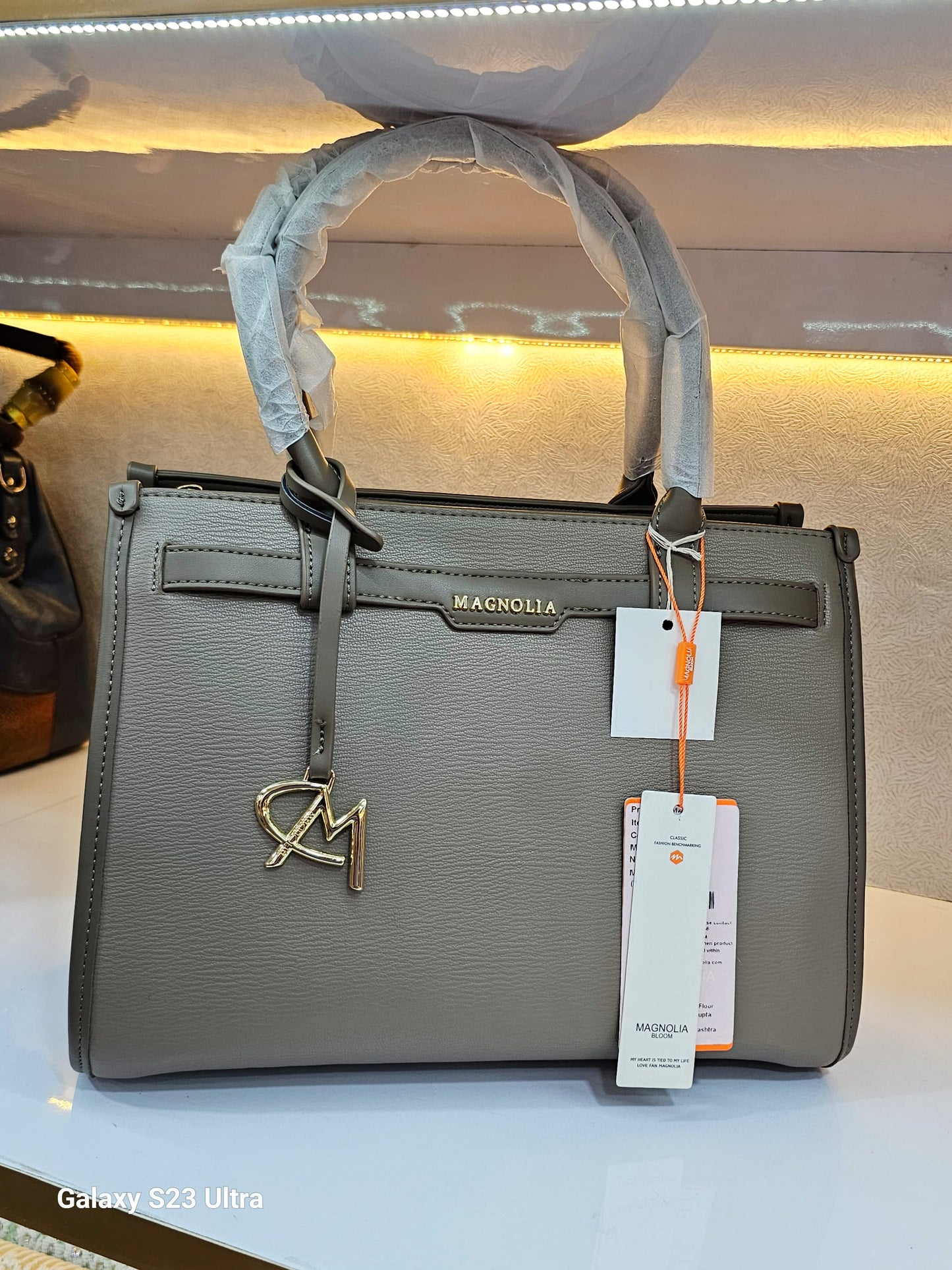 MAGNOLIA ORIGINAL LEATHER TOTE BAGS - 3 colors SWASTIK CREATIONS The Trend Point