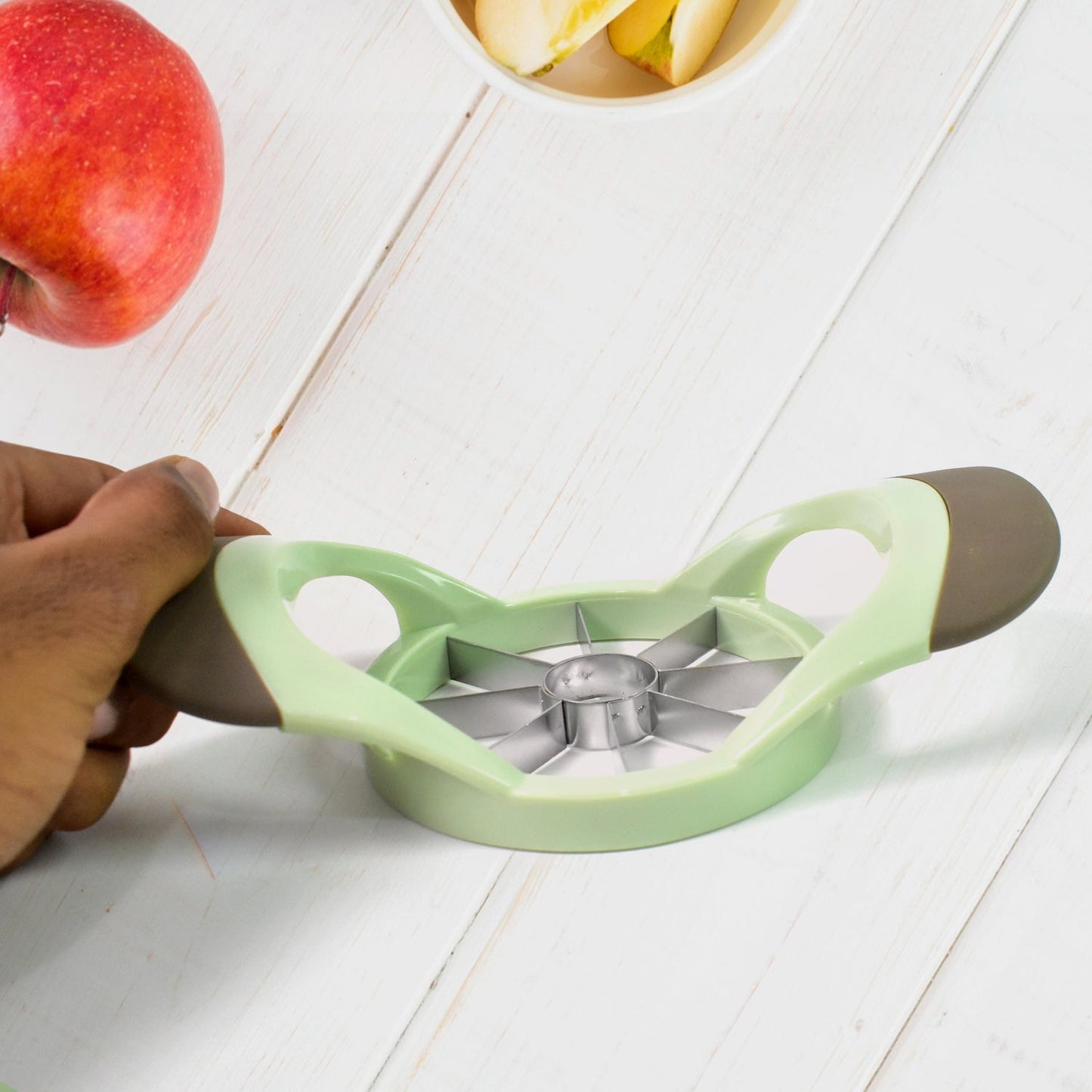 Fruit and Vegetable Cutter Stainless Steel Fruit Separator, 8-cut apple slicer (1 Pc) SWASTIK CREATIONS The Trend Point