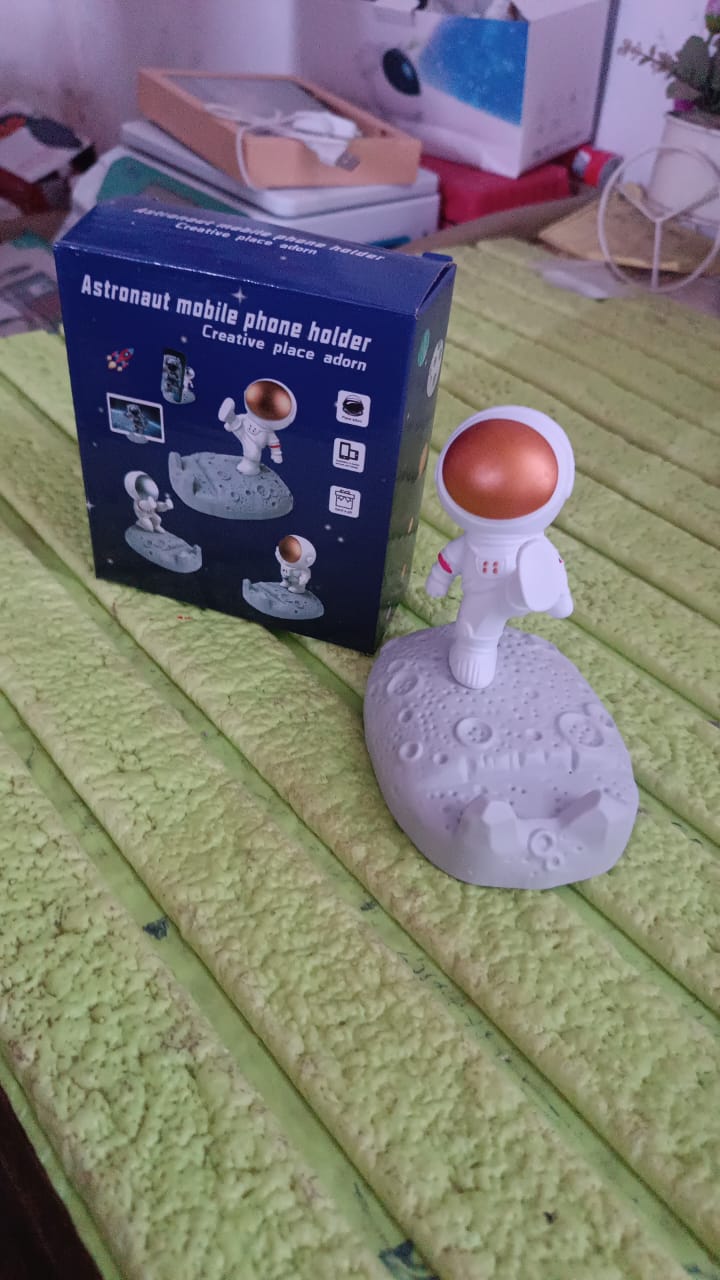 Mobile Holder Astronaut Phone Stand Planet Creative Fun 3D Design (1 Pc / Mix Design) SWASTIK CREATIONS The Trend Point