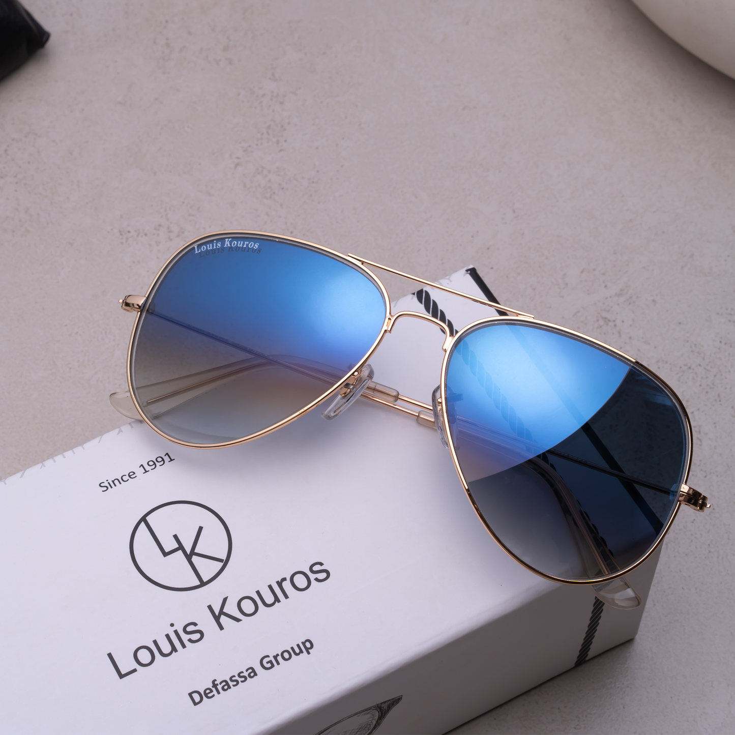 Blue Armstoner Aviator Sunglasses (SUN-LK-3026-BLU2GLD-M) - SWASTIK CREATIONS The Trend Point SWASTIK CREATIONS The Trend Point