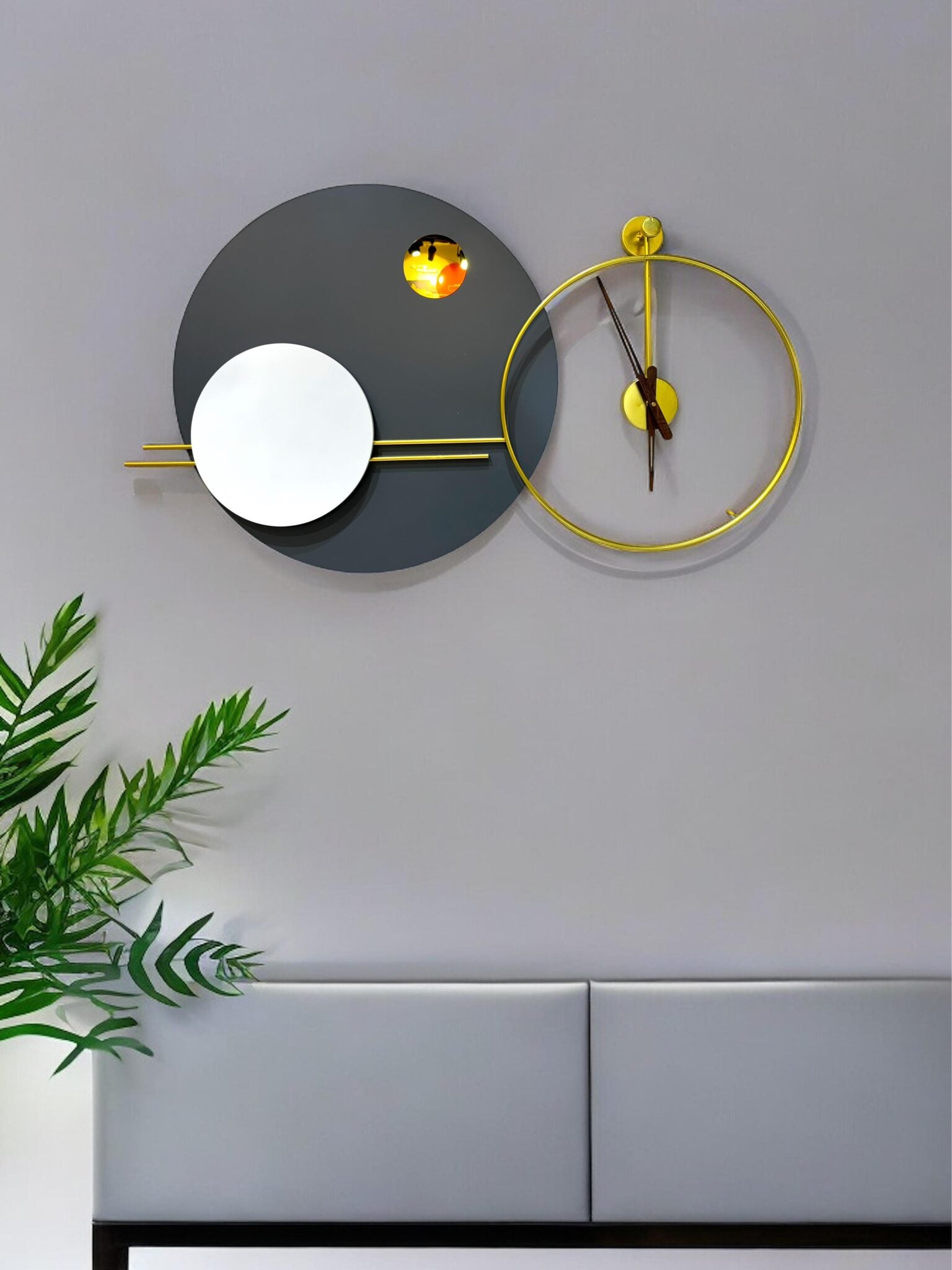 Modern Distinctive Metal Wall Clock - SWASTIK CREATIONS The Trend Point