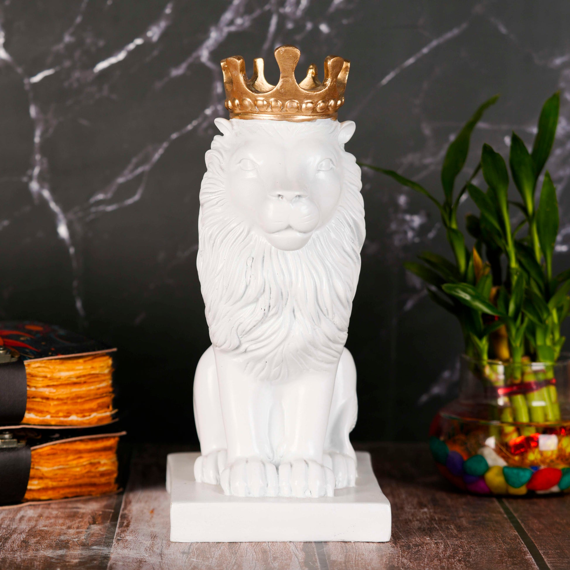 Swastik Creations Lion Statue with Gold Crown, King of The Forest Lion Statue,Glod Crown Lion Figurine Sculpture Animal Decoration (White)
