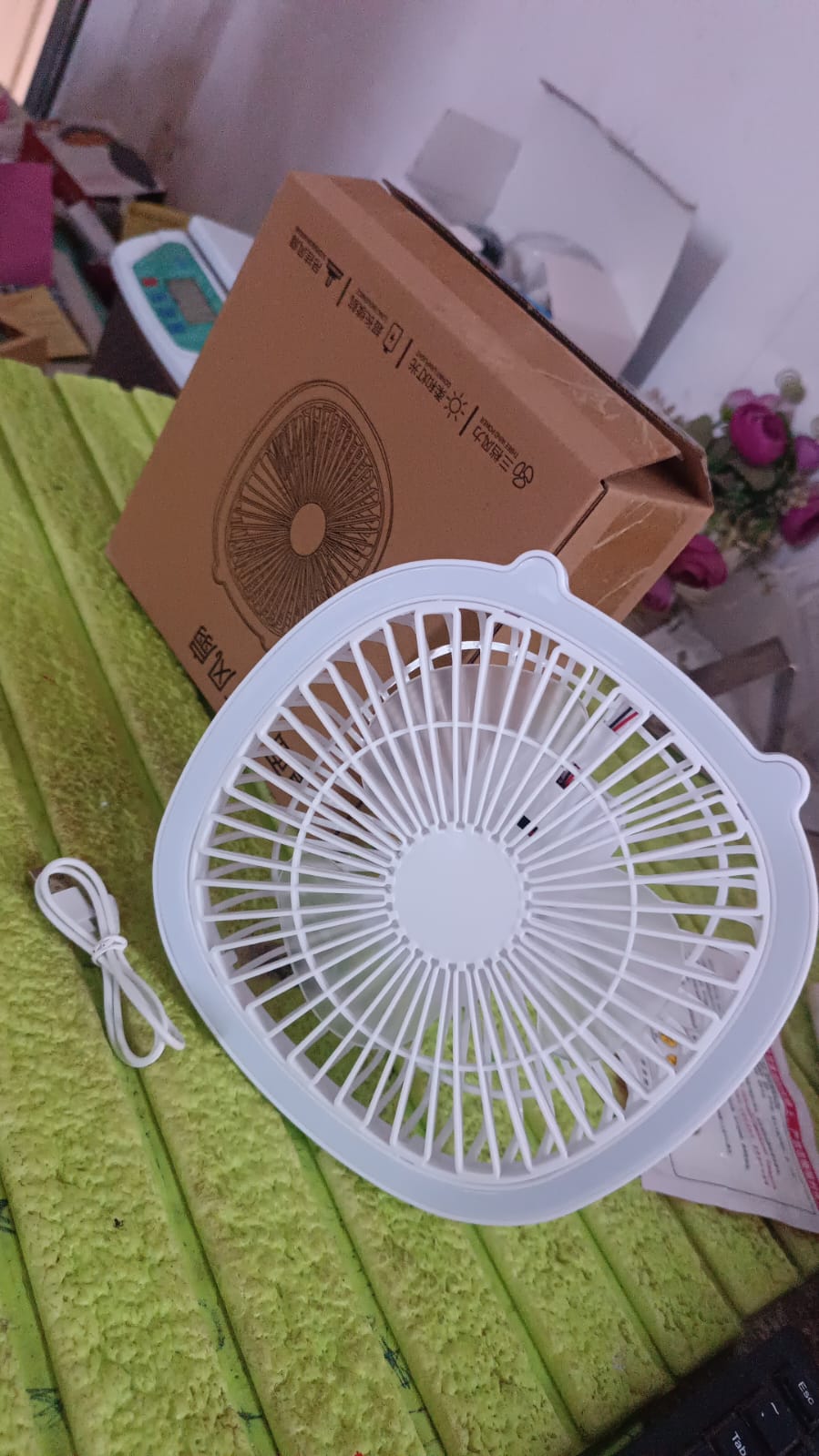 USB PORTABLE MINI DESK FAN WITH LIGHT & COLOR BOX (1 PC / Mix Color) SWASTIK CREATIONS The Trend Point