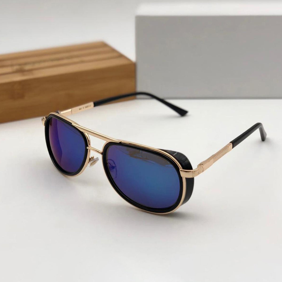 Aqua Blue Speciale Oval Sunglasses (SUN-LC-0179-AQB3GLD)