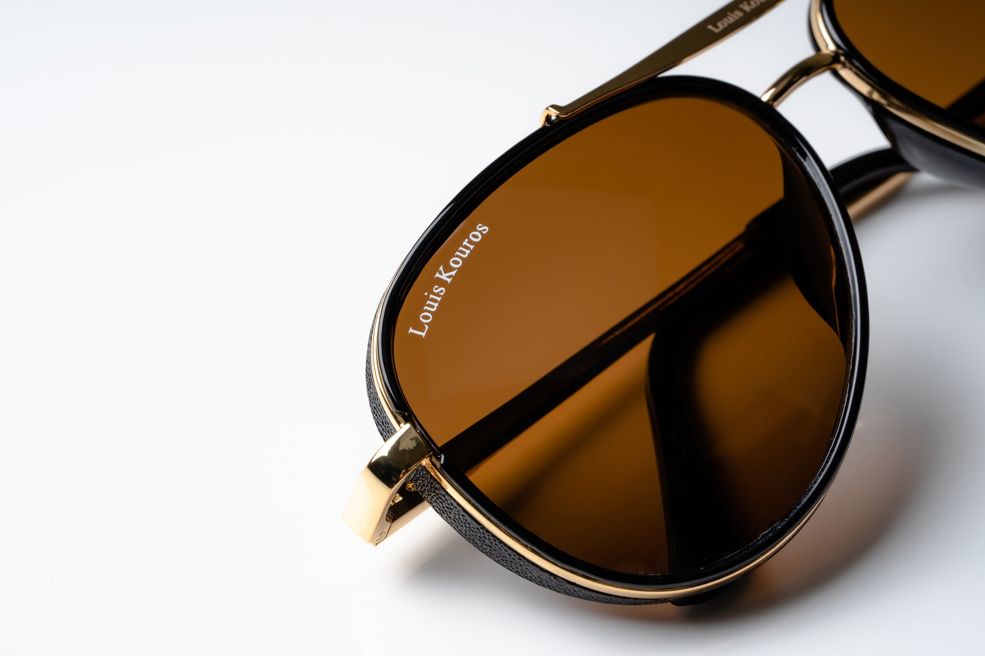 Brown Cherokee Aviator Sunglasses (SUN-LK-4414-BRN1GLD-M)