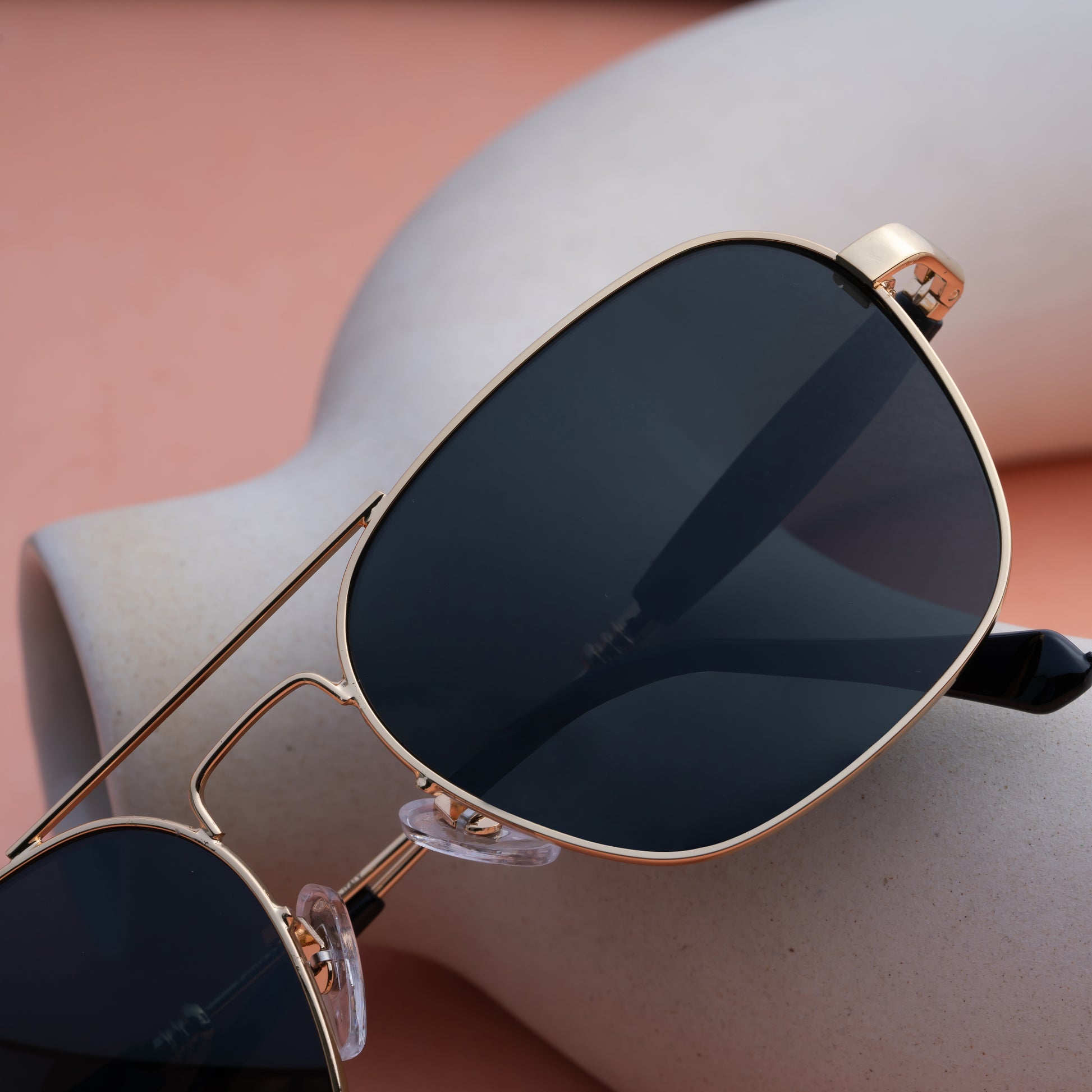 Black Tigor Square Sunglasses (SUN-LK-1208-BLK1GLD-M)