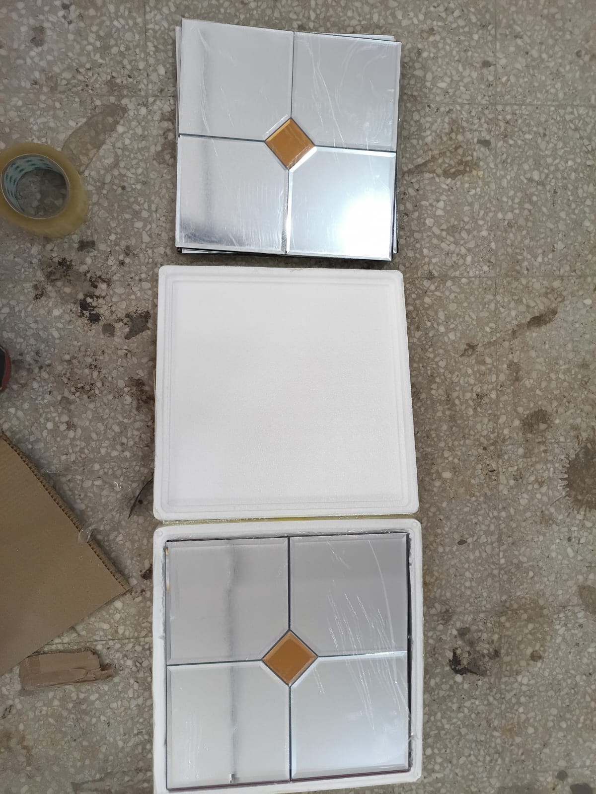 #MT25 SC - Silver Stylish Glass Mirror Mosaic Tile (Min 22pcs)(1 Tile Coverage Area 1 Sq Ft)