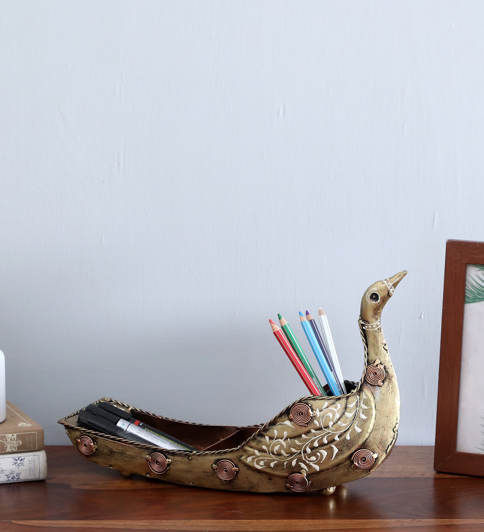 Duck Dry Food Multicolour Metal Pen Stand